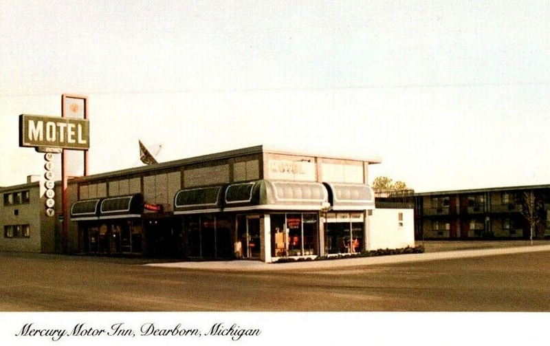 Mercury Motor Inn - Vintage Postcard